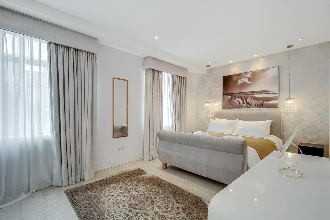 Estatesmen Park Lane Marble Arch Apartment