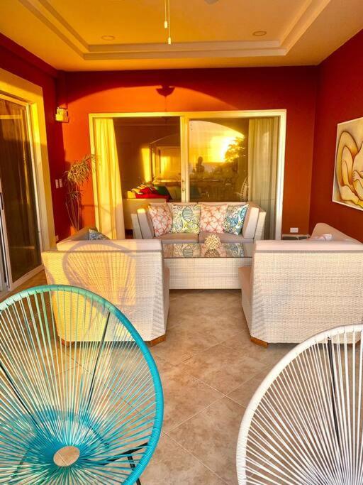 Amazing Ocean Front Condo In Langosta