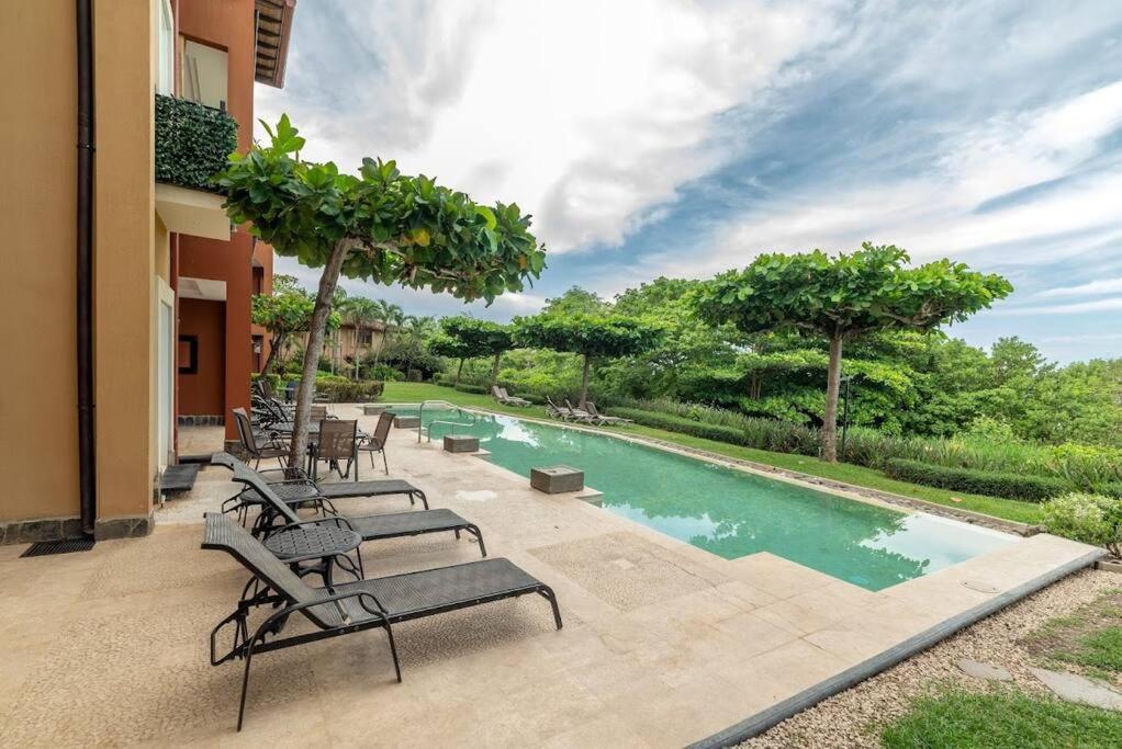 Amazing Ocean Front Condo In Langosta