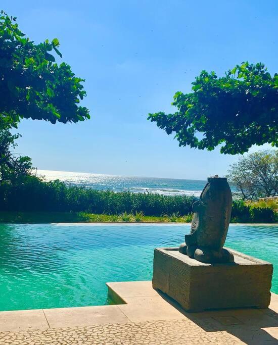 Amazing Ocean Front Condo In Langosta