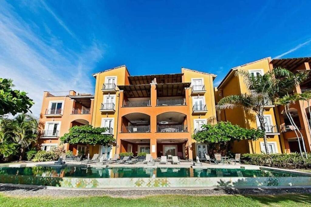 Amazing Ocean Front Condo In Langosta