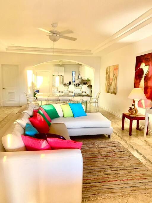 Amazing Ocean Front Condo In Langosta
