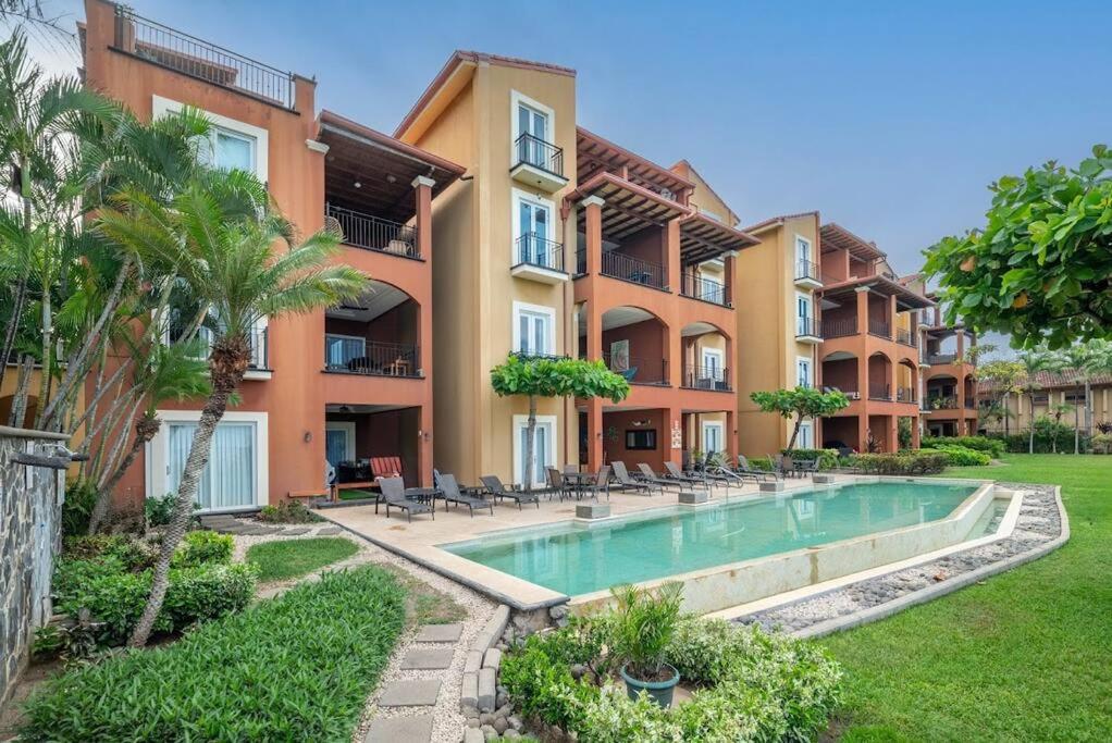 Amazing Ocean Front Condo In Langosta