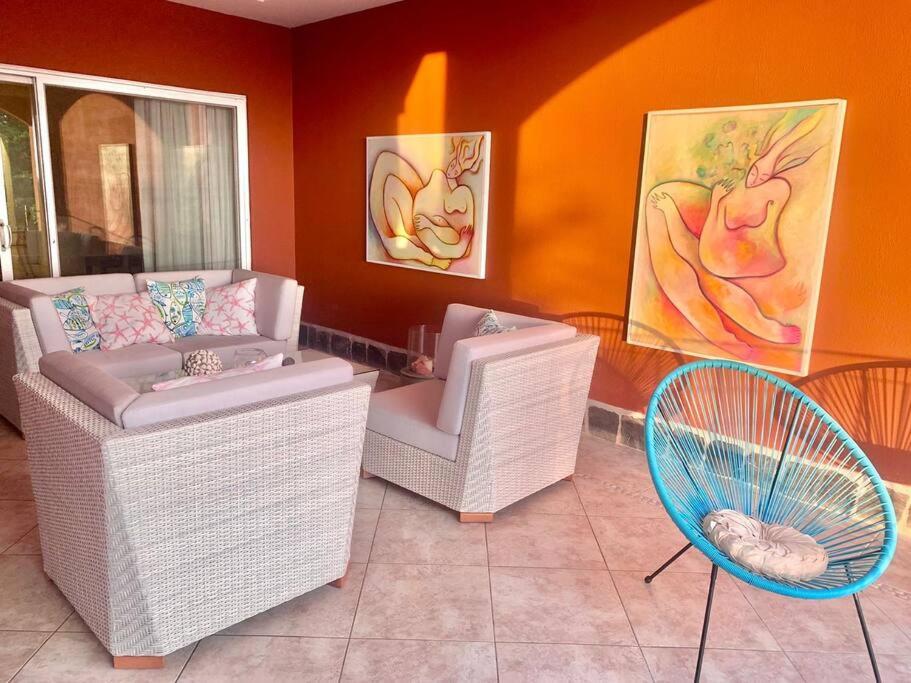 Amazing Ocean Front Condo In Langosta