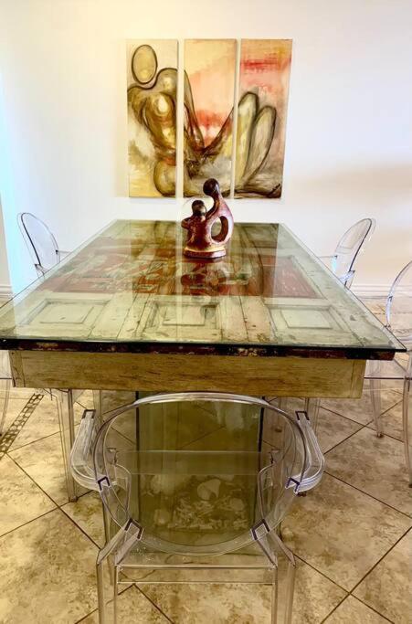 Amazing Ocean Front Condo In Langosta