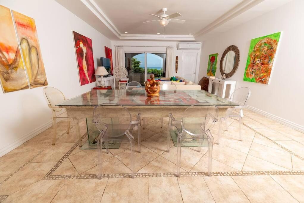 Amazing Ocean Front Condo In Langosta