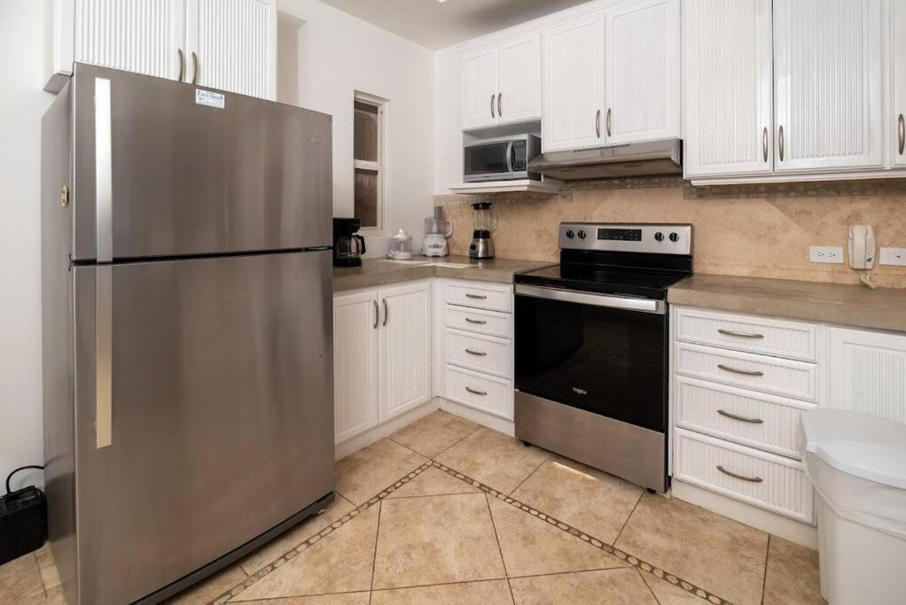 Amazing Ocean Front Condo In Langosta