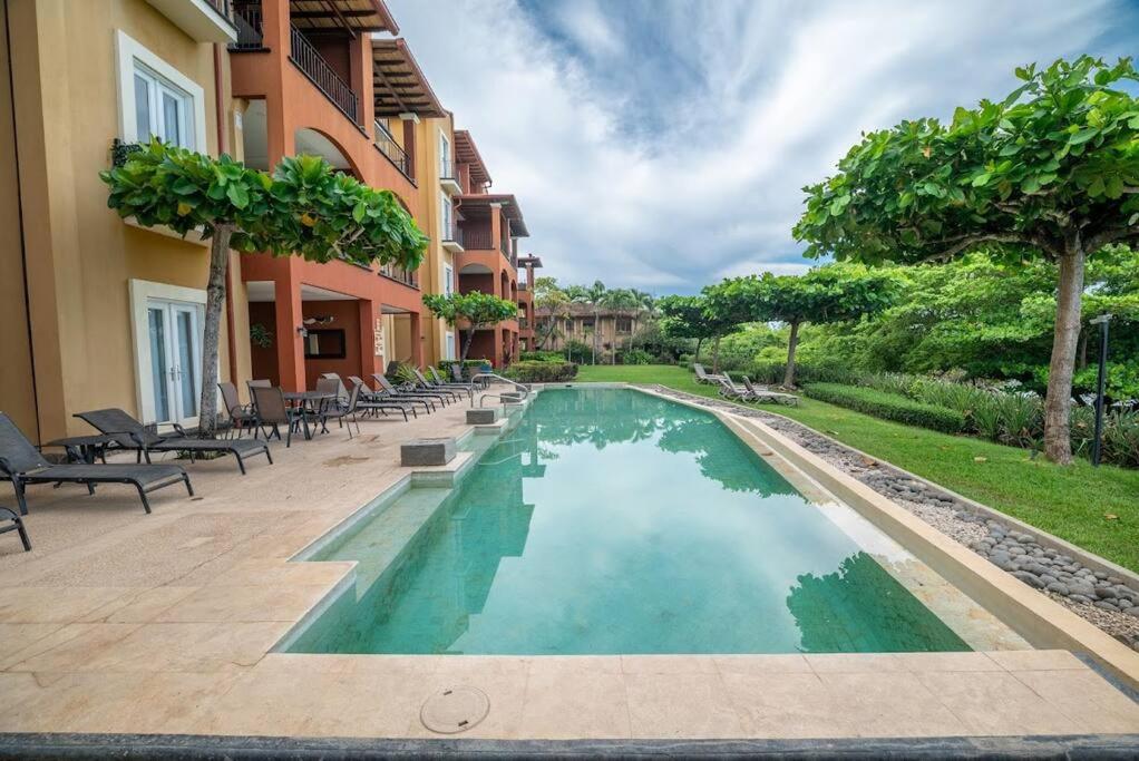 Amazing Ocean Front Condo In Langosta