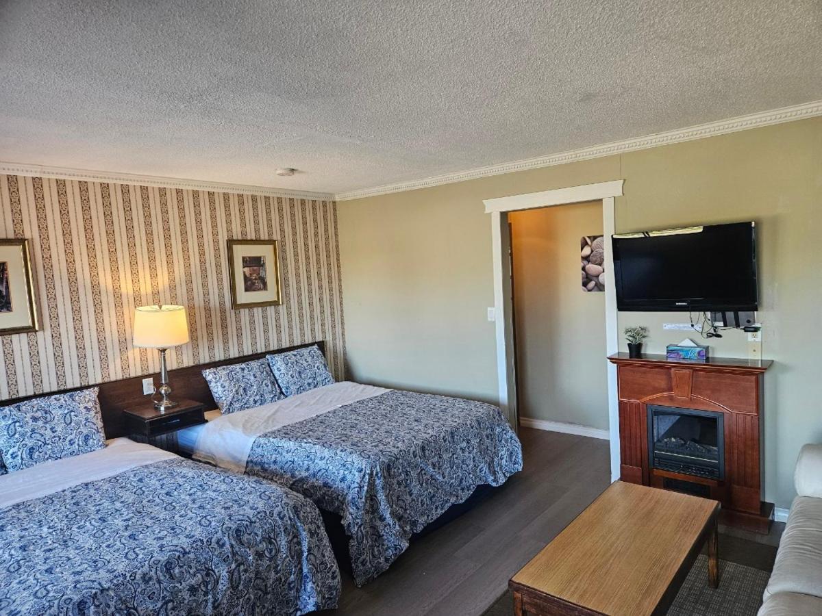 Schooner Motel