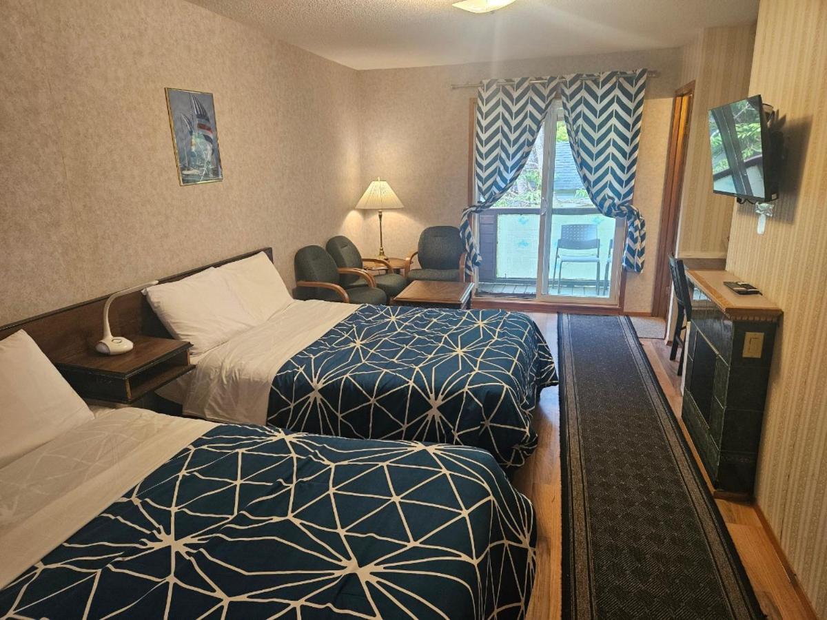 Schooner Motel