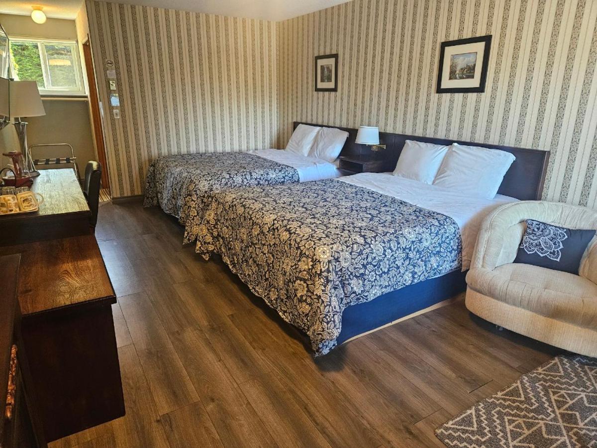 Schooner Motel