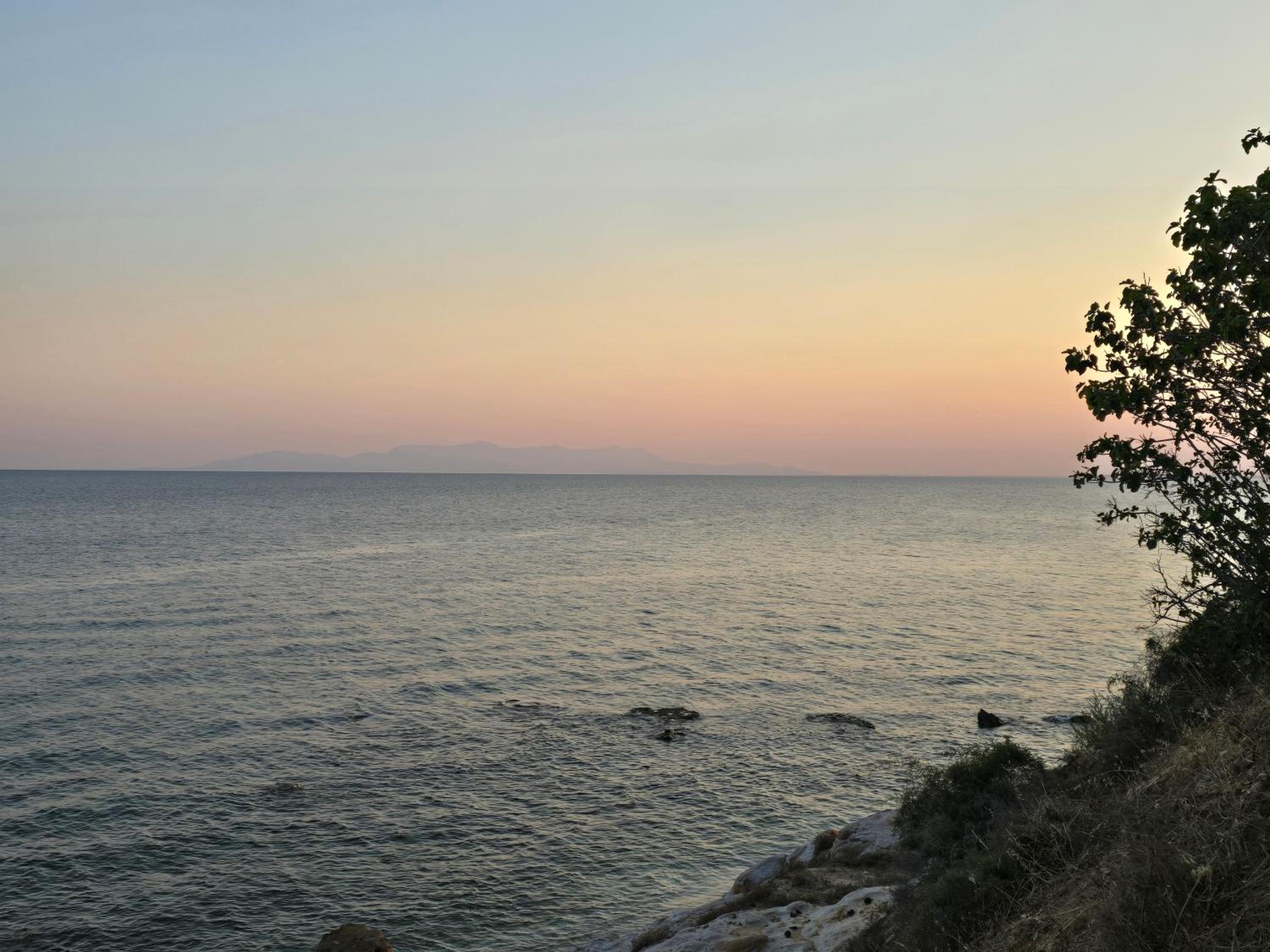 Pomegranate Seaside Corner