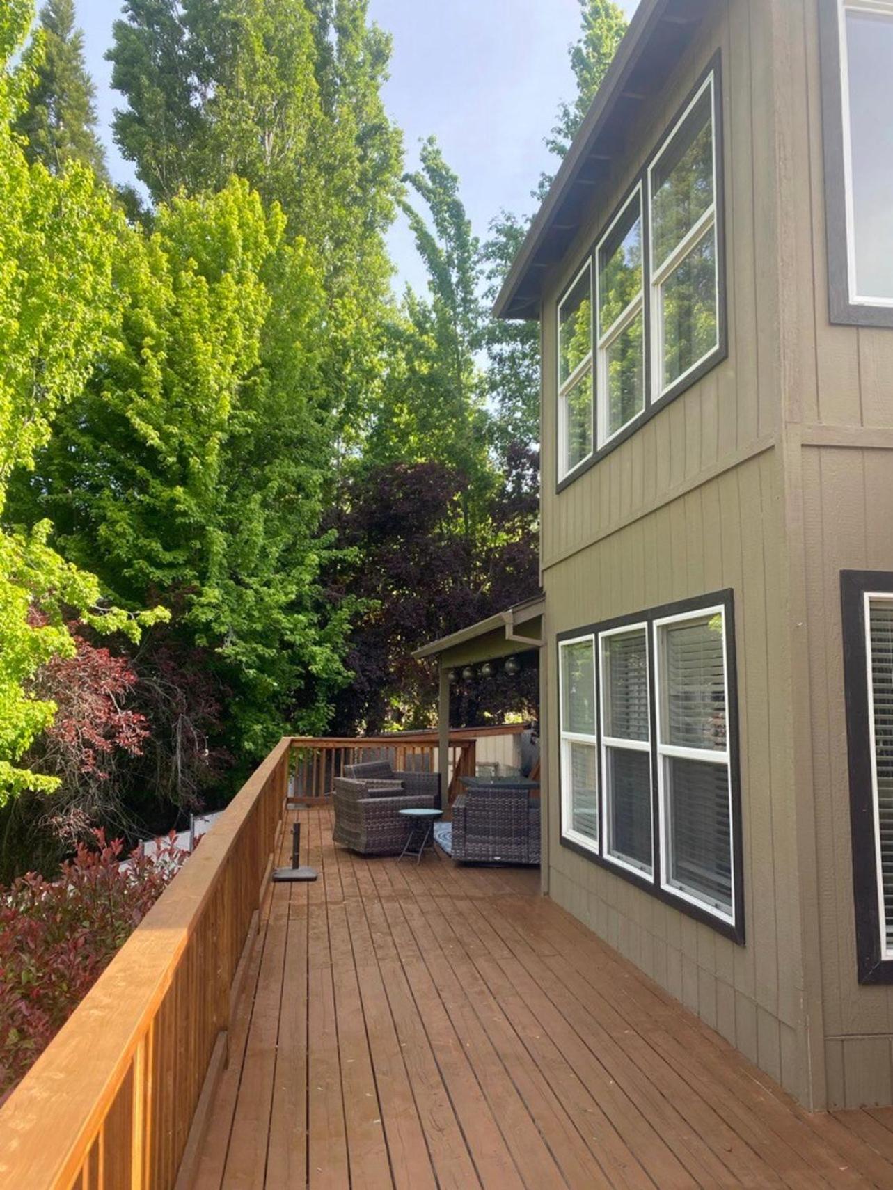 Chef's Kitchen Pool Bright, Spacious 4 Bed view 3
