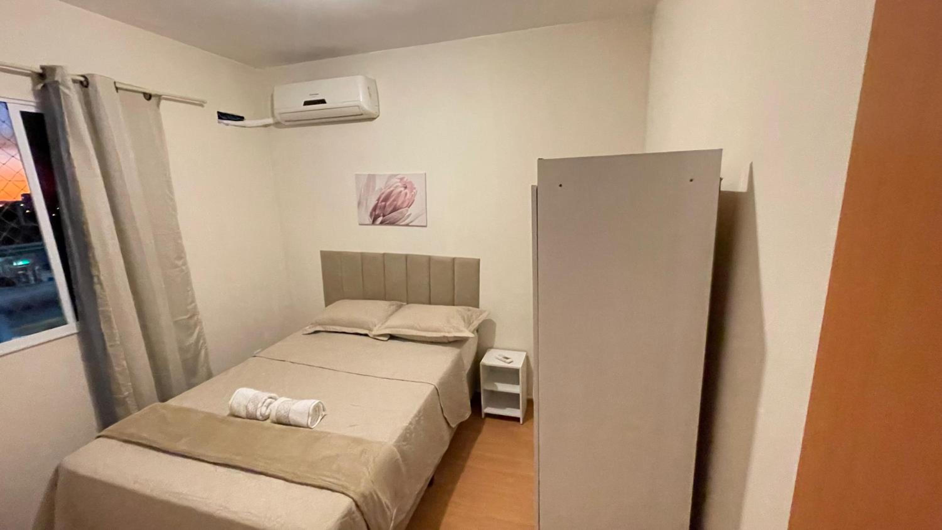 Apartamento no Centro Piscina 2Q c ar e garagem
