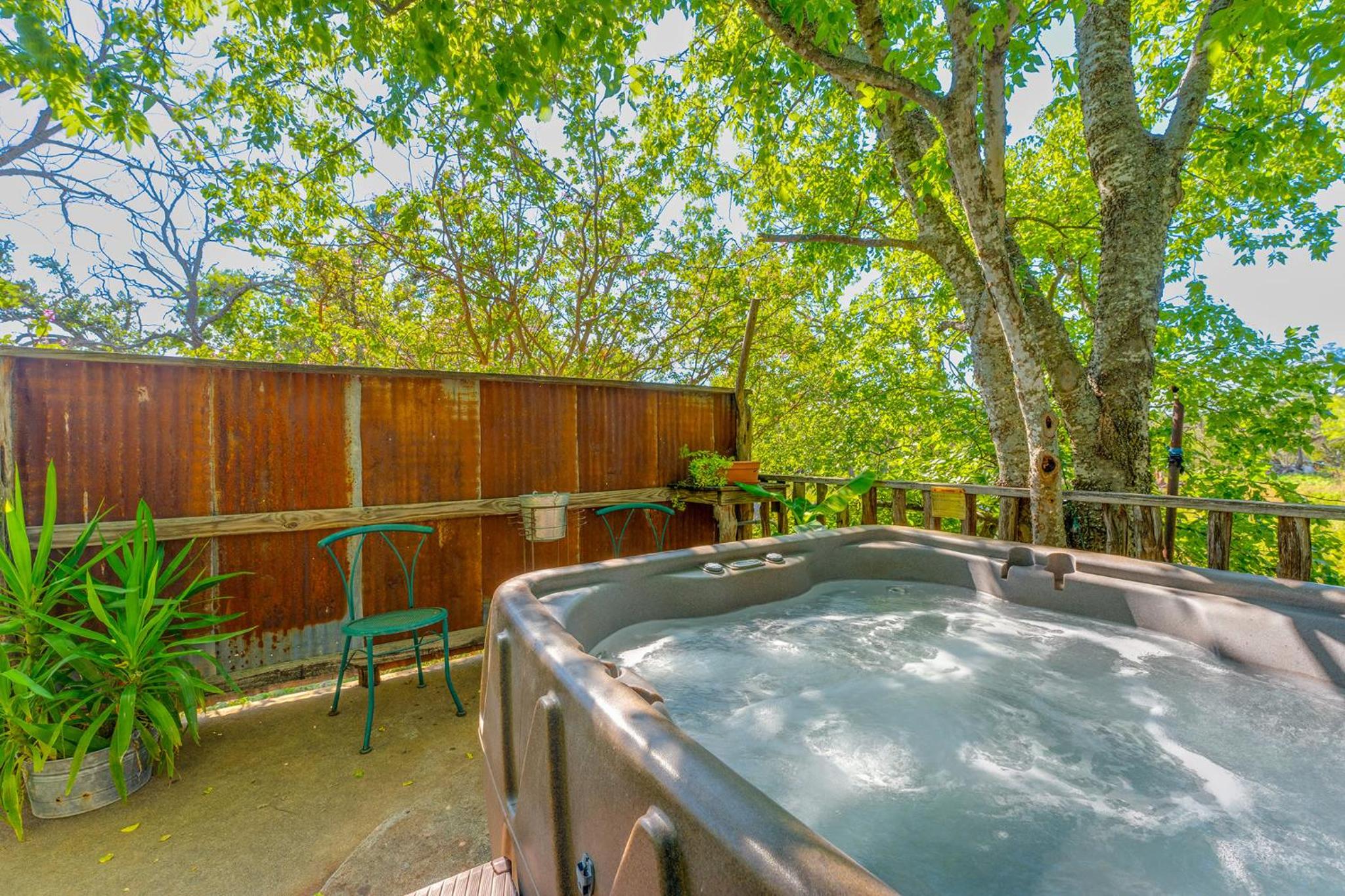 E-Pies Gasthaus - Hot Tub & Near Cross Mountain view 3