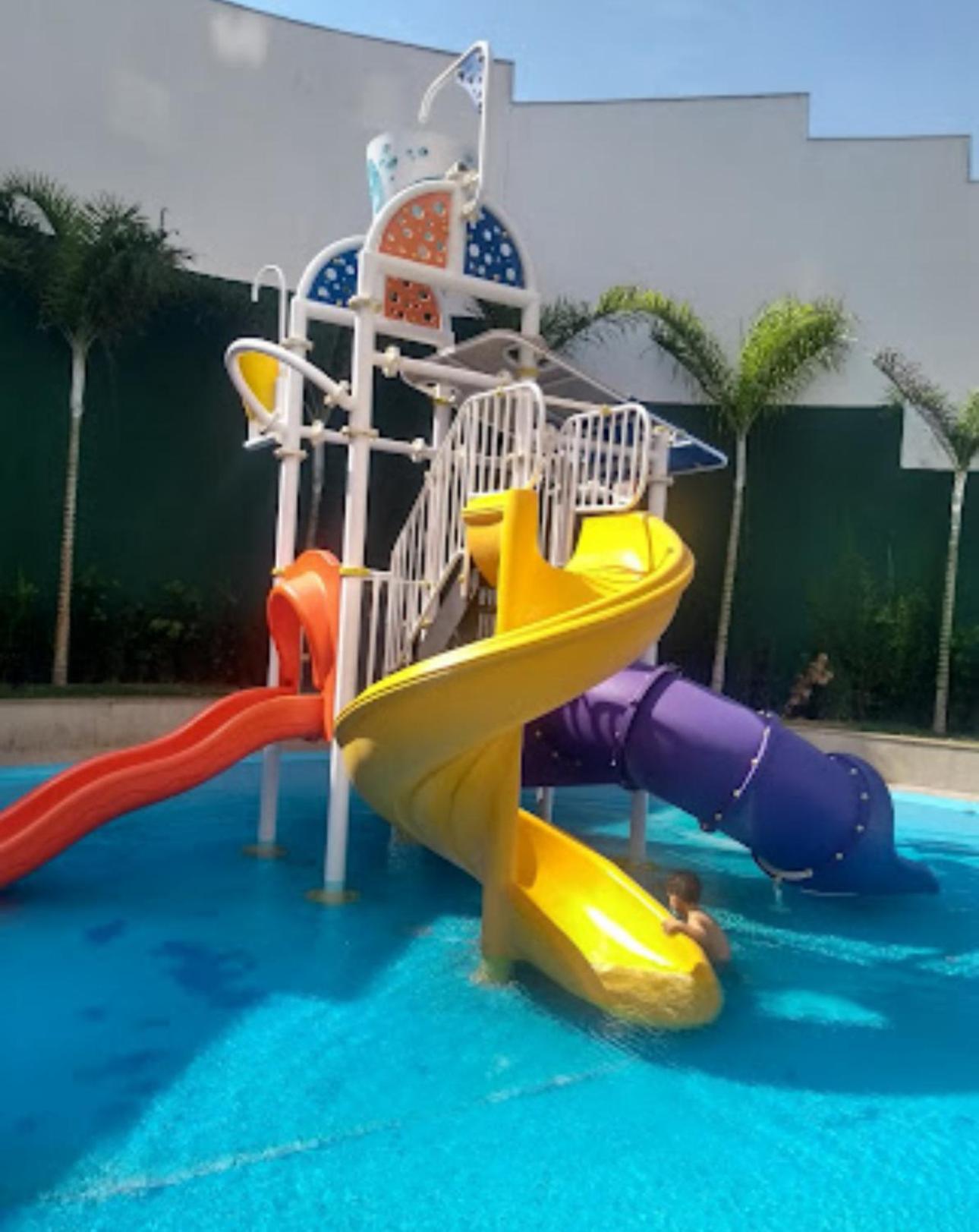 Apto em Resort a 500m do Thermas dos Laranjais