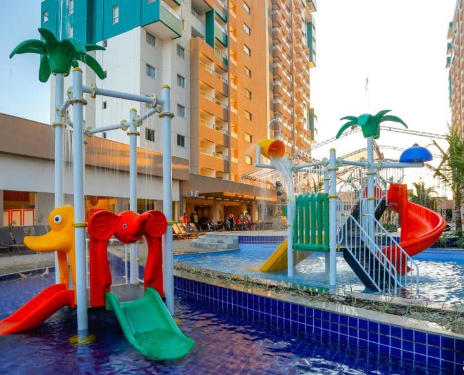Apto em Resort a 500m do Thermas dos Laranjais