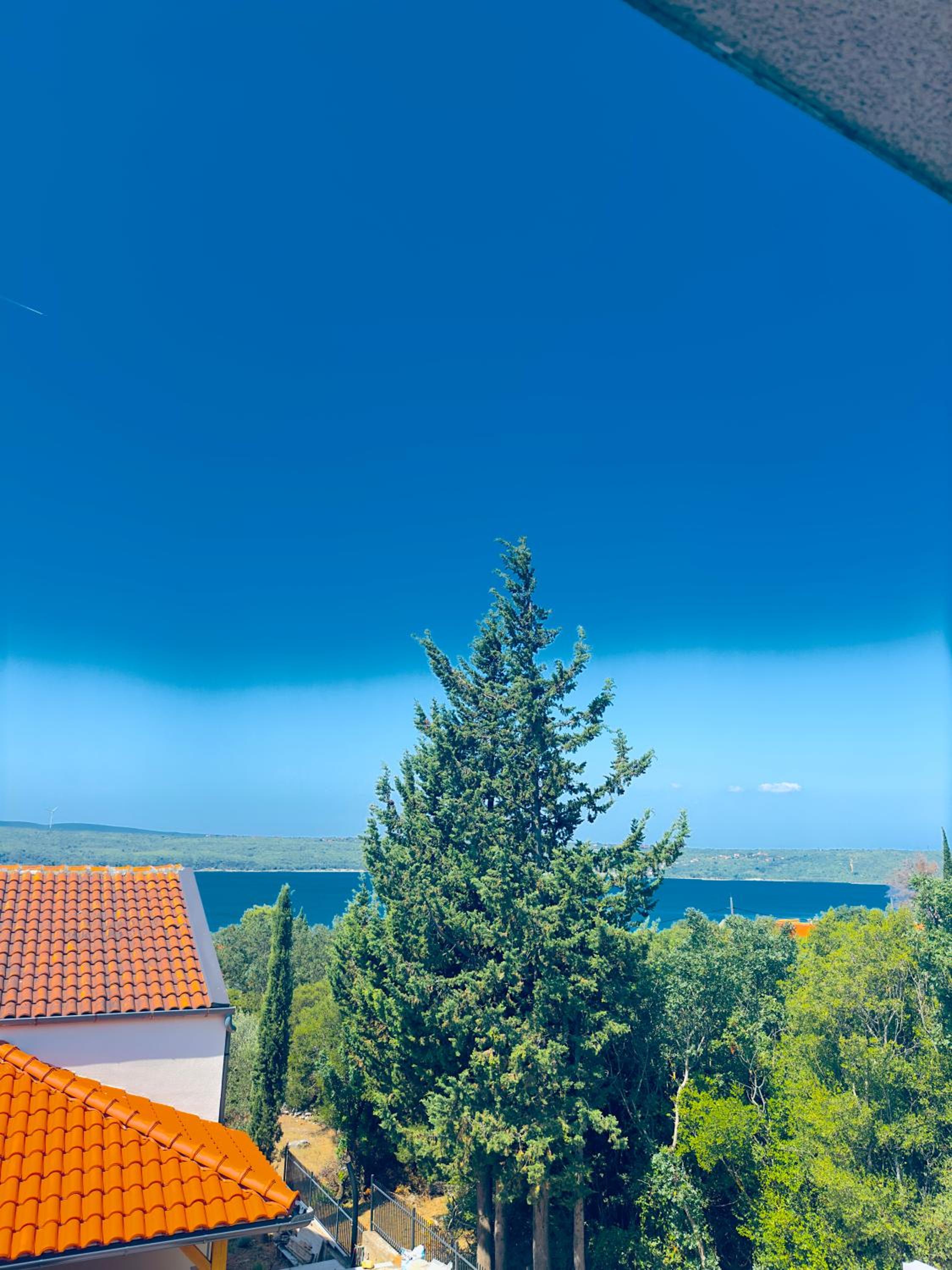 Romantic 3 Bedroom Apartment 3min from the beach