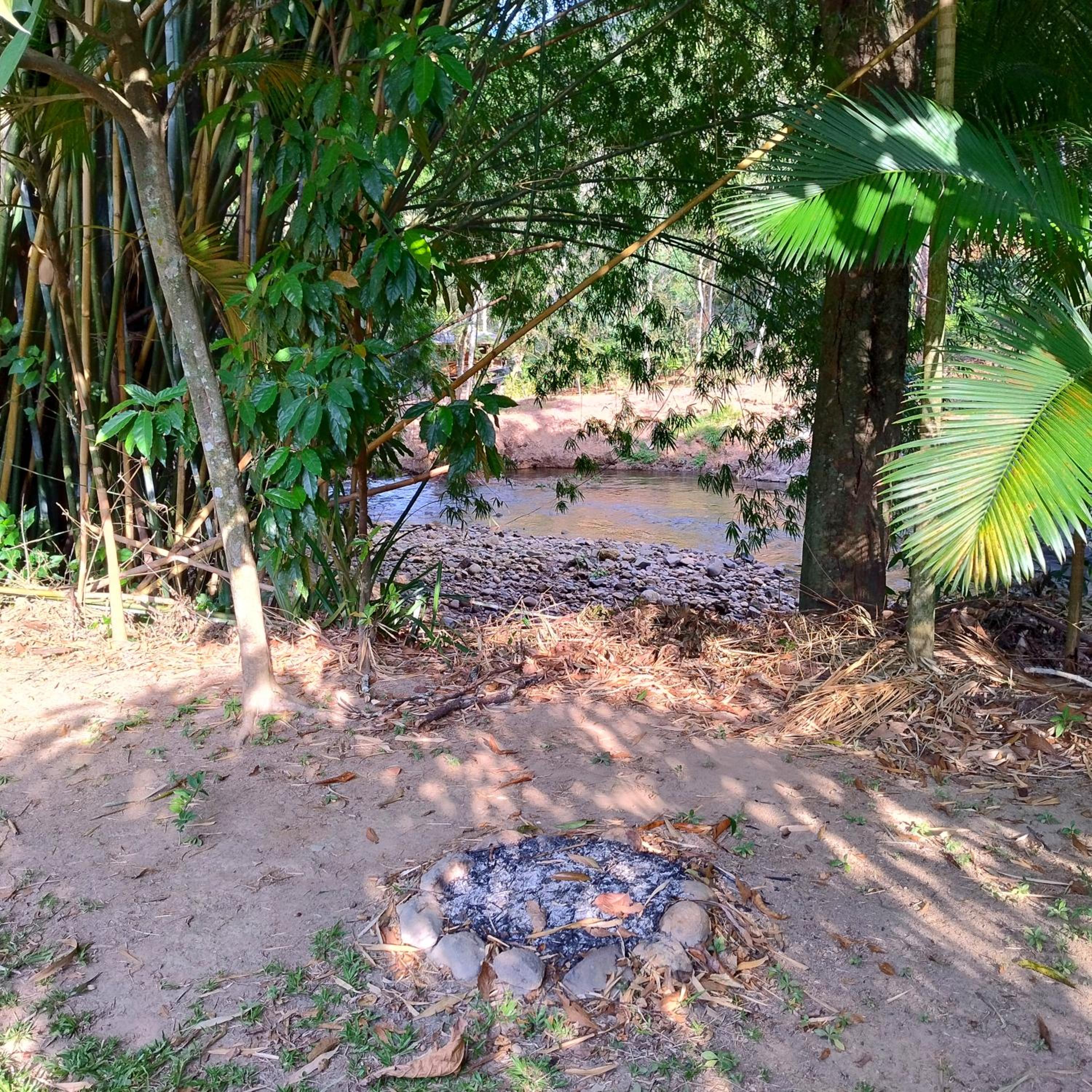Casa beira rio - 1km do lago de Lumiar