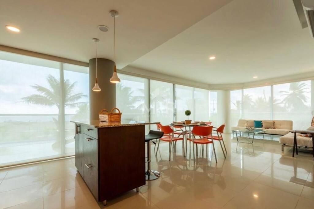 Morros Vitri Beachfront & 2 Bedrooms