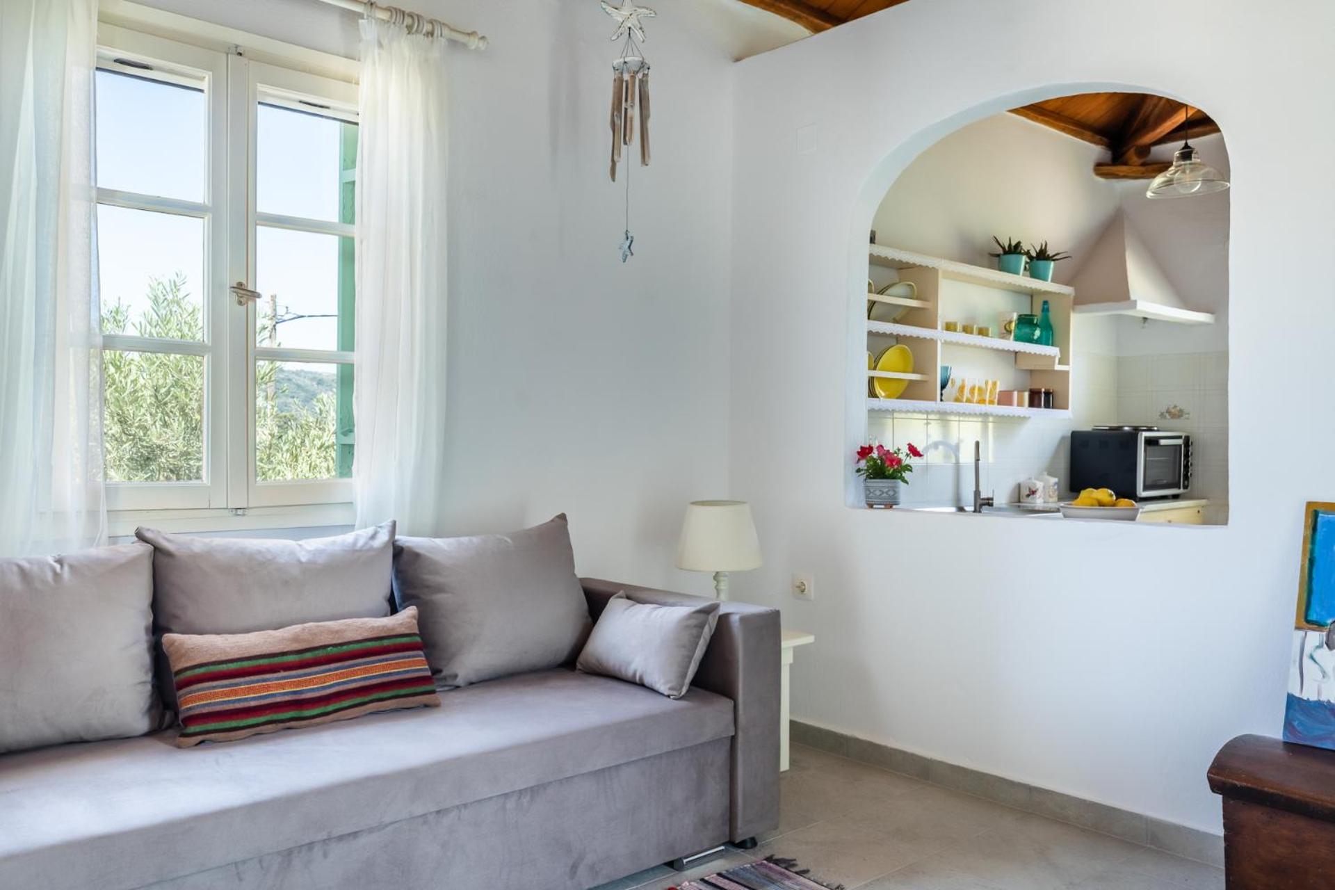 Anemoperasma - Peaceful Stay in an Olive Grove