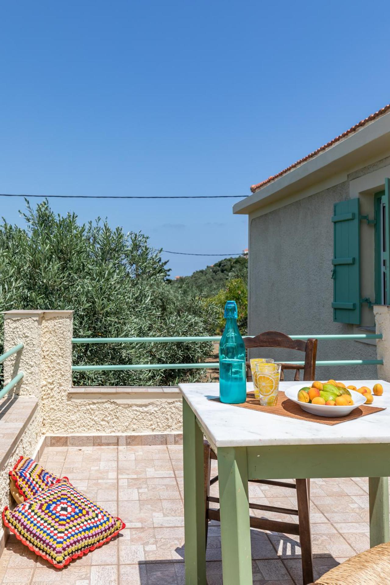 Anemoperasma - Peaceful Stay in an Olive Grove
