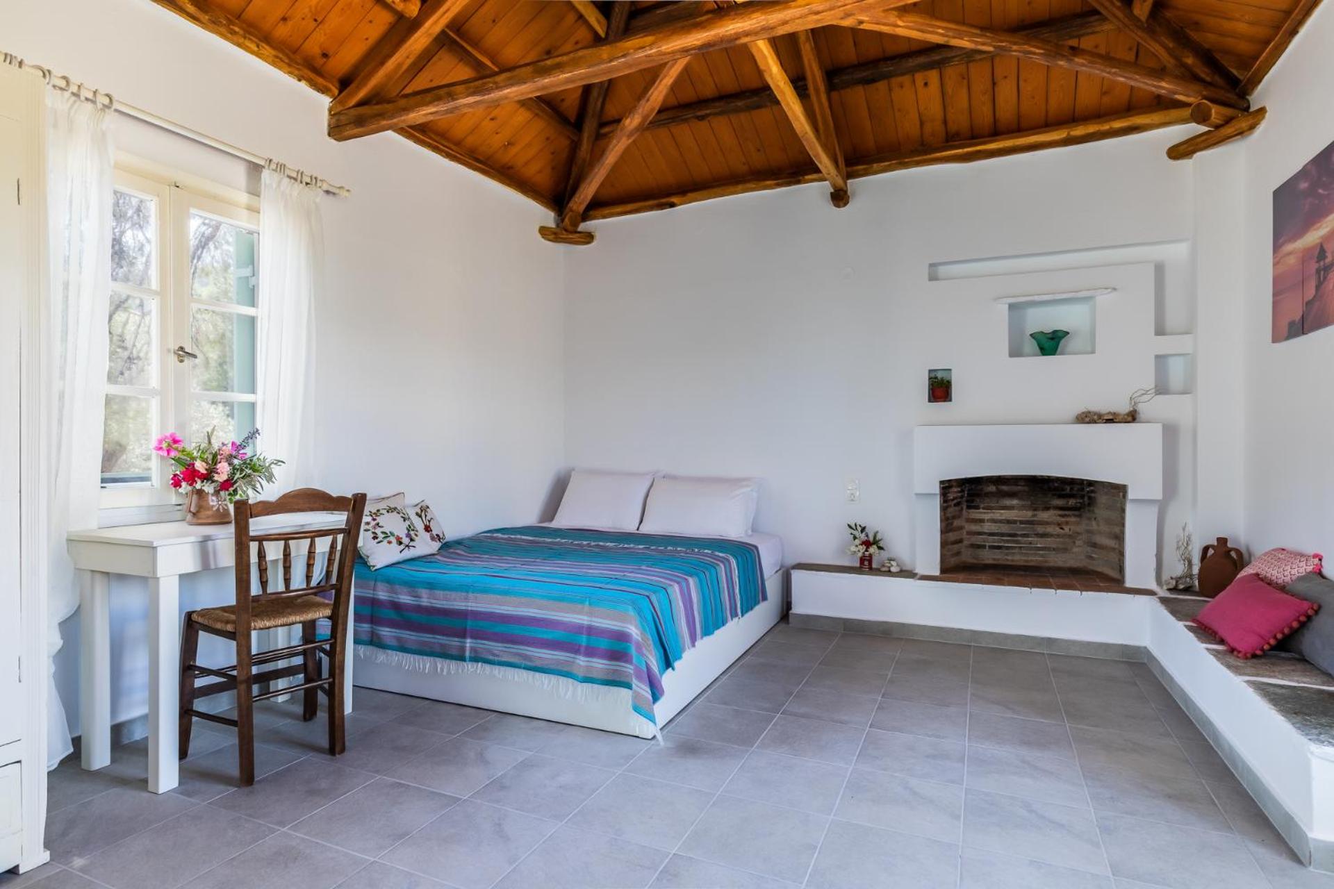 Anemoperasma - Peaceful Stay in an Olive Grove