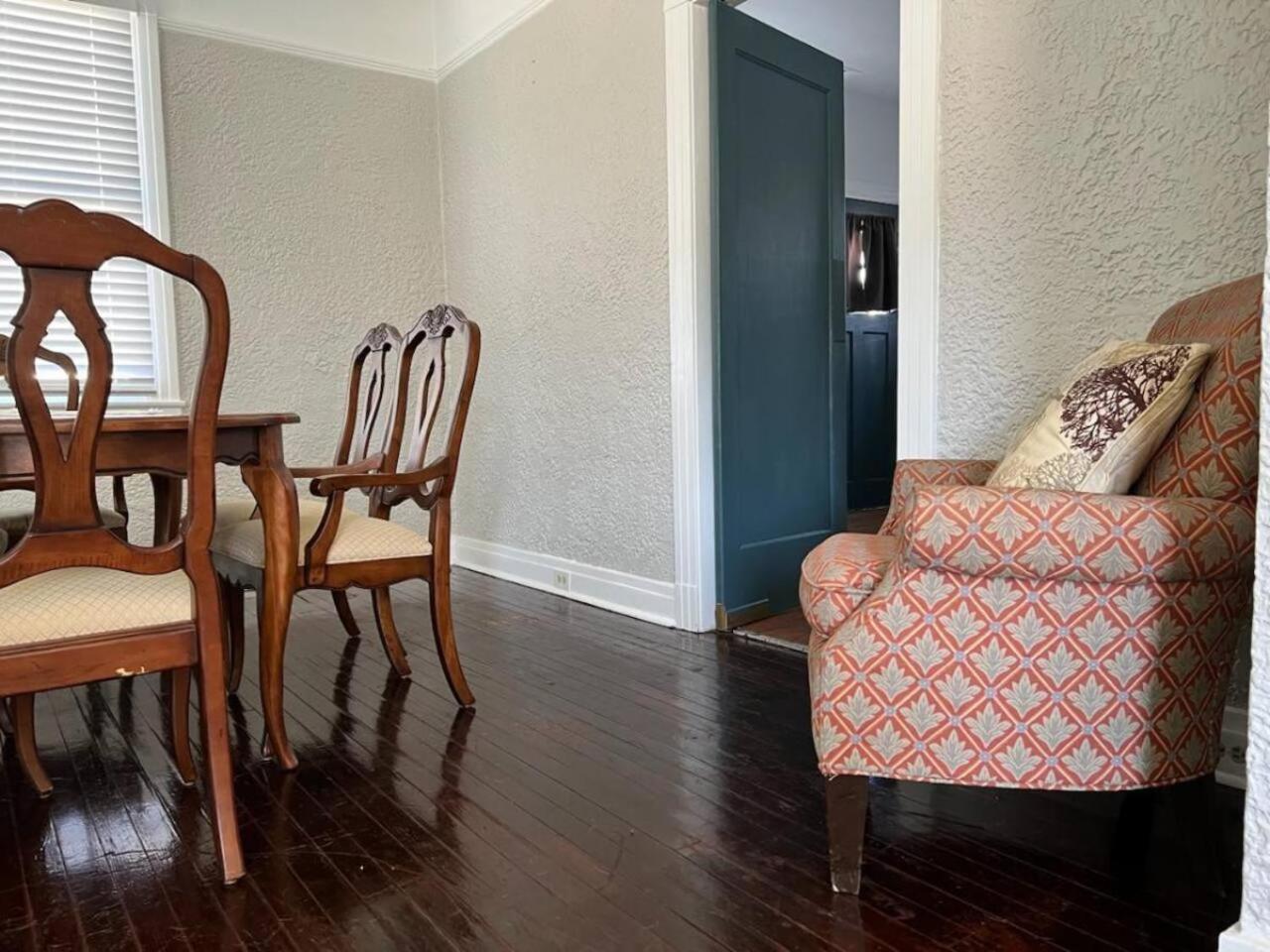Center of NOLA Loft - walk to Ochsner view 4