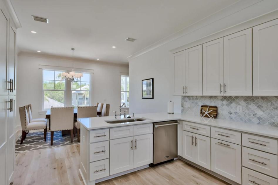 Sun Justice 4 bd 4bth close to beach view 3