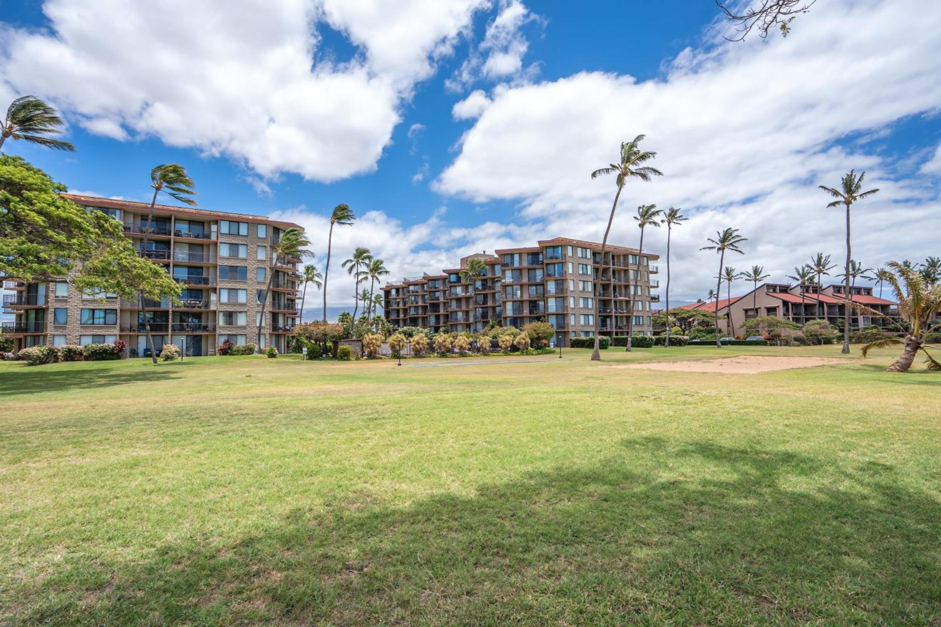 Hotel Hip Hawaiian Oceanfront Vistas - Image 1