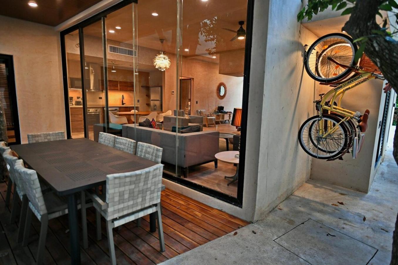 Luxury 5-br Oasis Golf, Private Pool, Beach! view 4