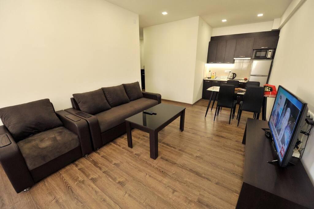 Beautiful and Cozy 1BD Condo in Heart of Yerevan!