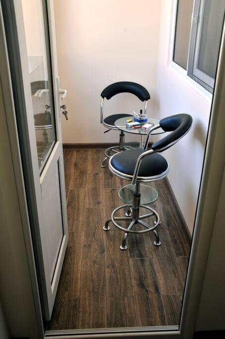Beautiful and Cozy 1BD Condo in Heart of Yerevan!