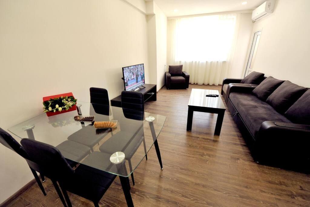 Beautiful and Cozy 1BD Condo in Heart of Yerevan!