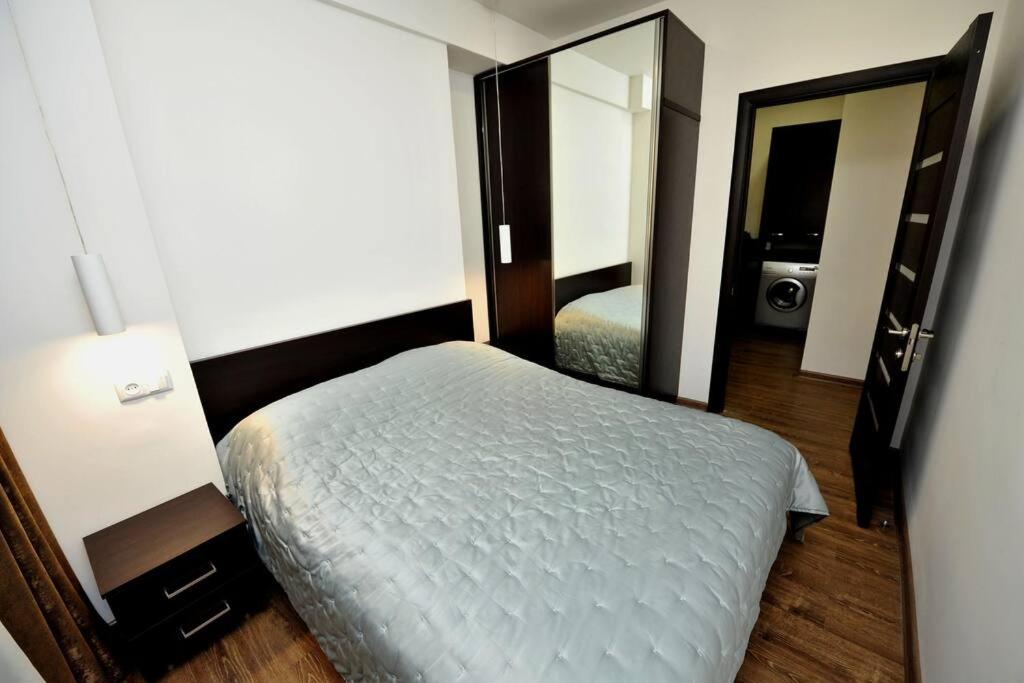 Beautiful and Cozy 1BD Condo in Heart of Yerevan!