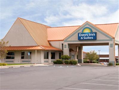 Kokomo Vacations - Days Inn  Suites by Wyndham Kokomo - Property Image 9