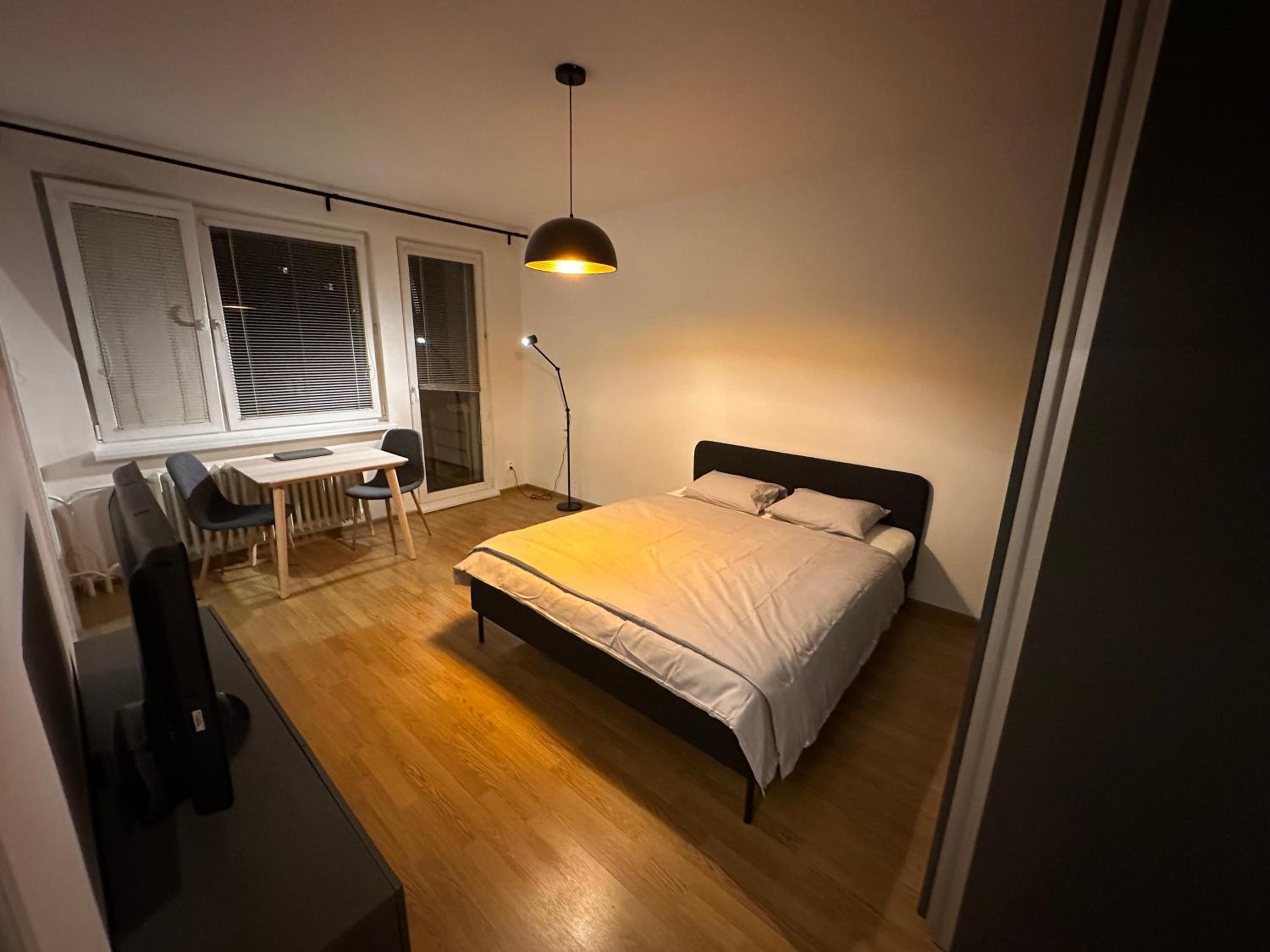 Peaceful relaxation apartment - free parking