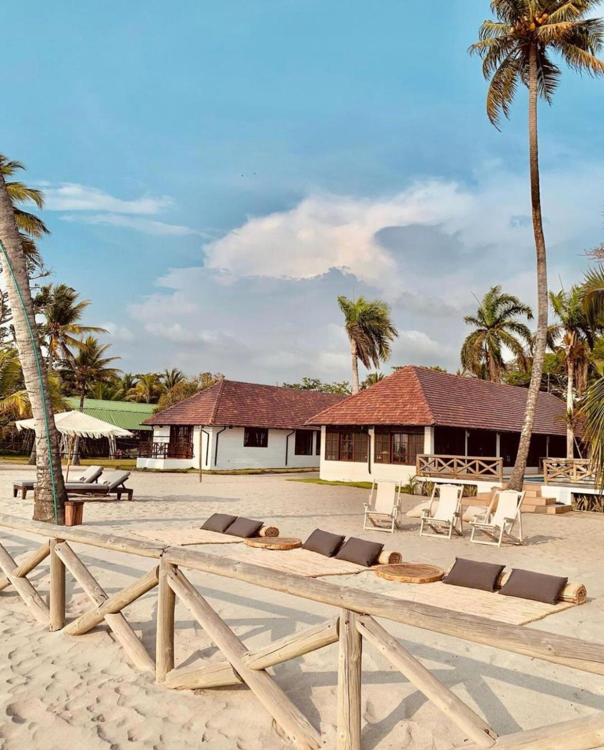 Beautiful Luxury Beachfront Hosue