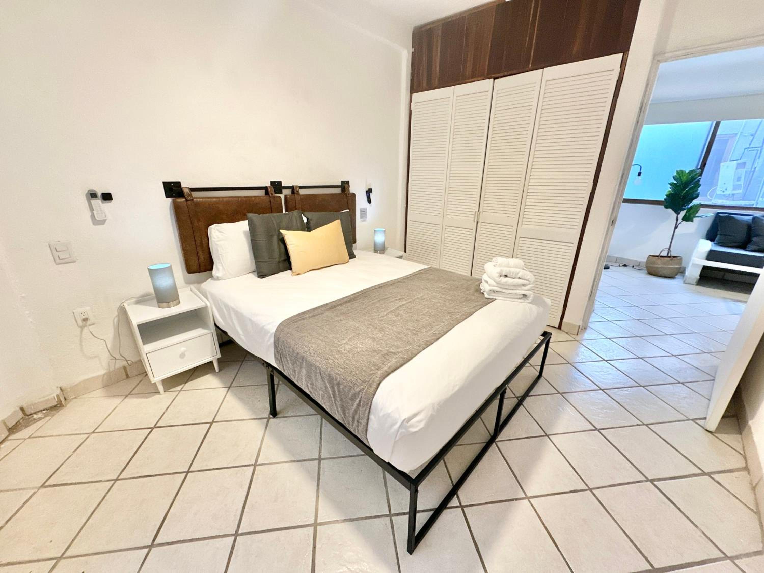 Charming 1BR Suite in Coastal Paradise