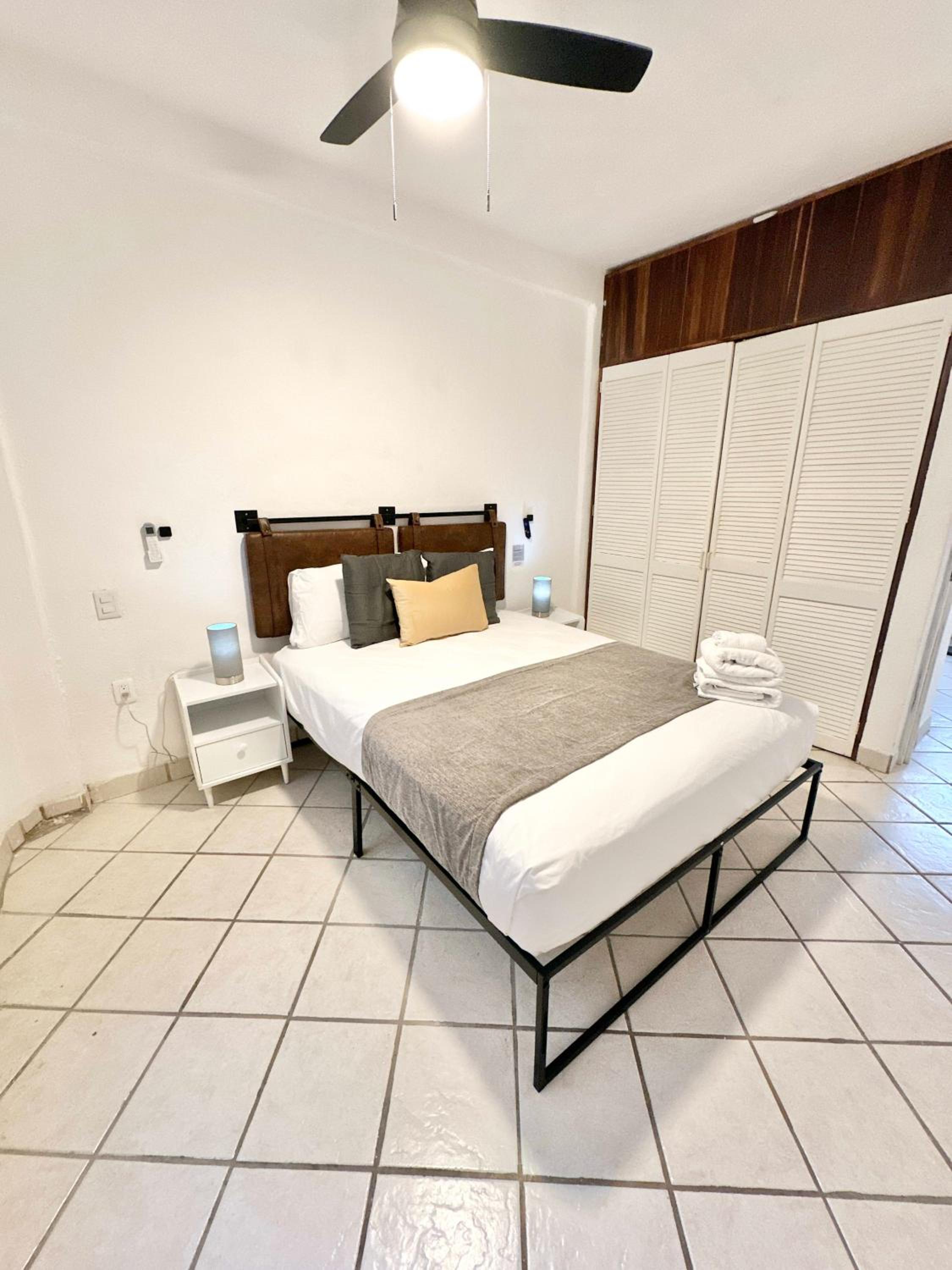 Charming 1BR Suite in Coastal Paradise
