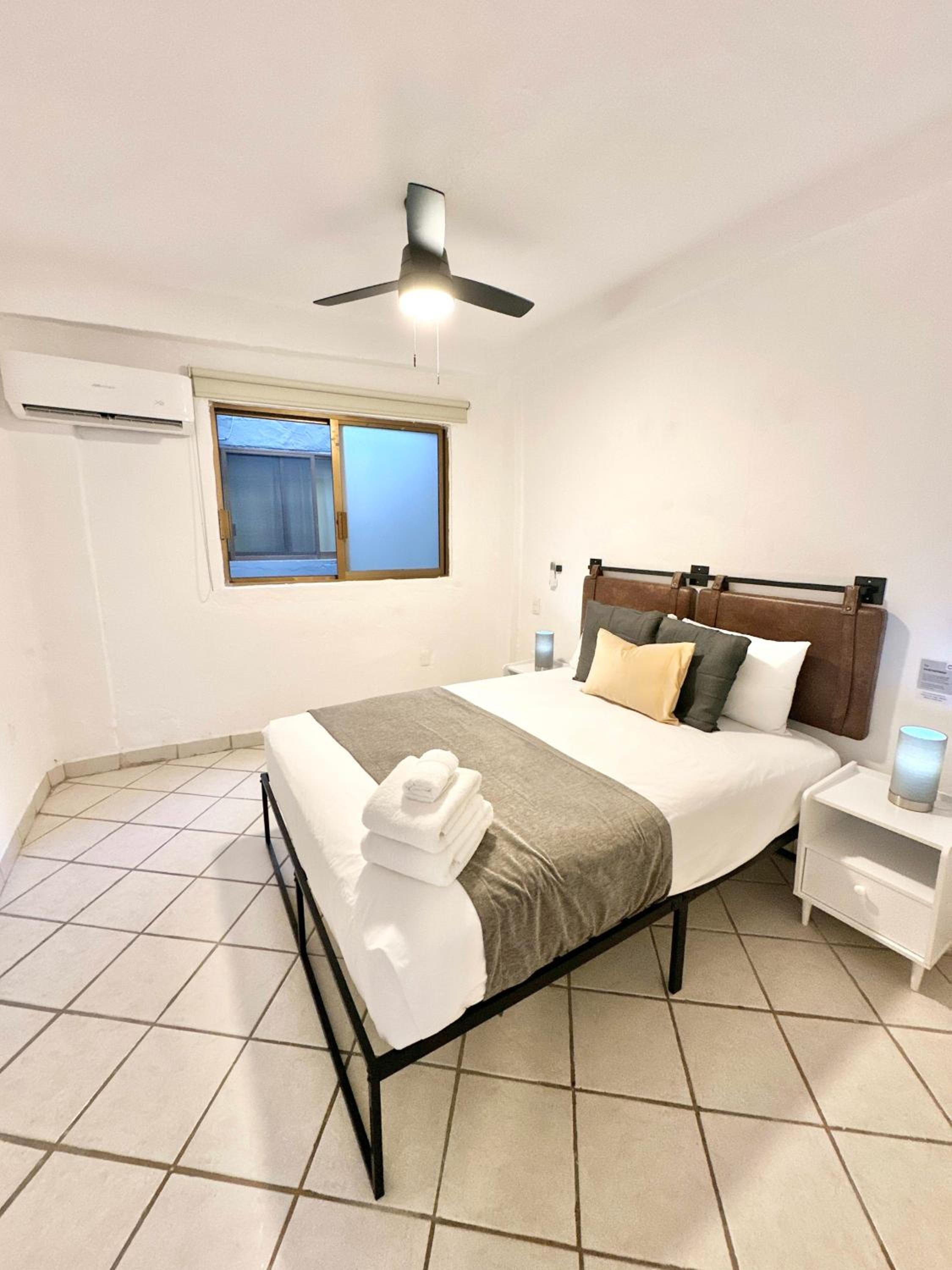 Charming 1BR Suite in Coastal Paradise