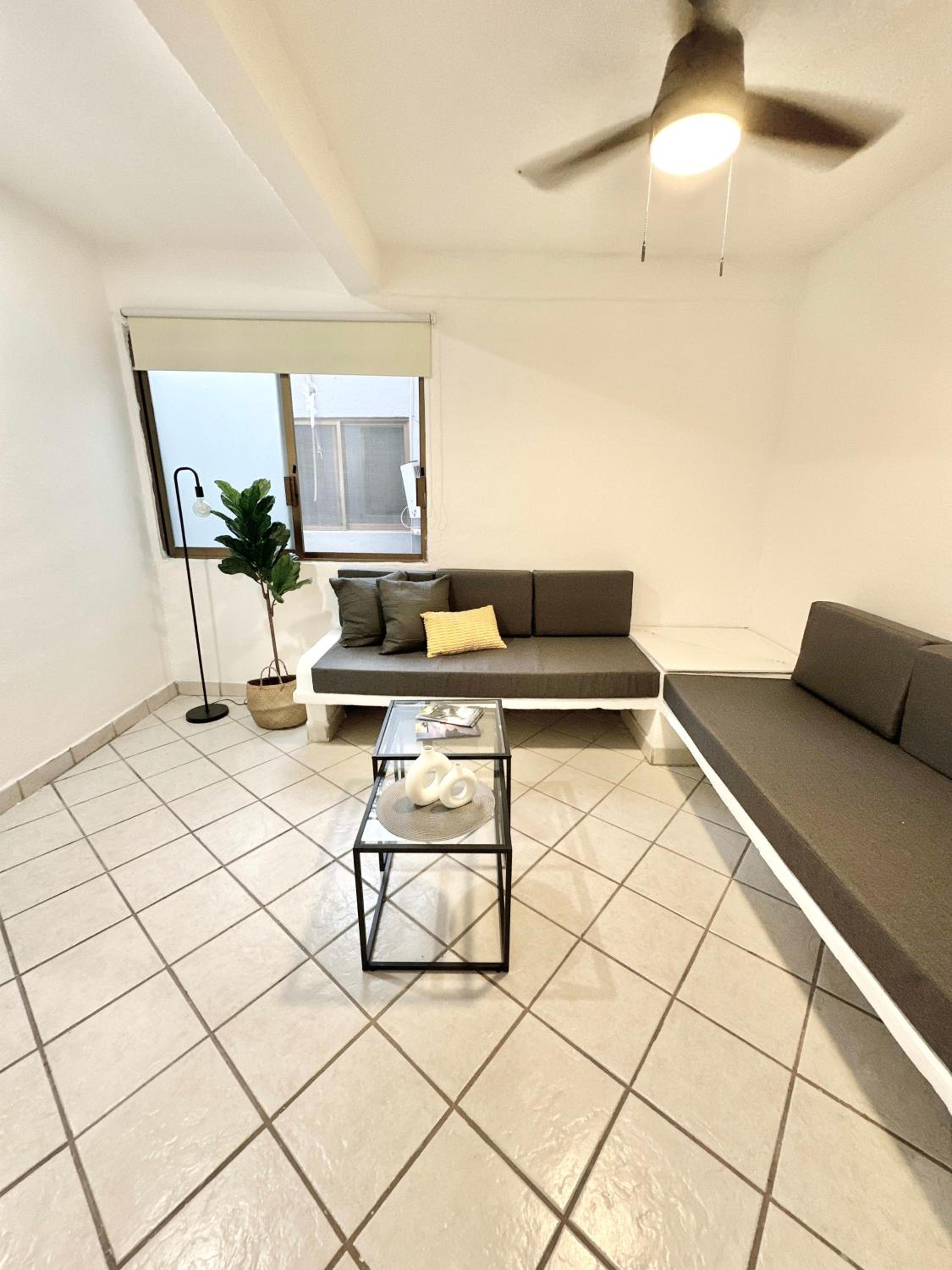 Charming 1BR Suite in Coastal Paradise