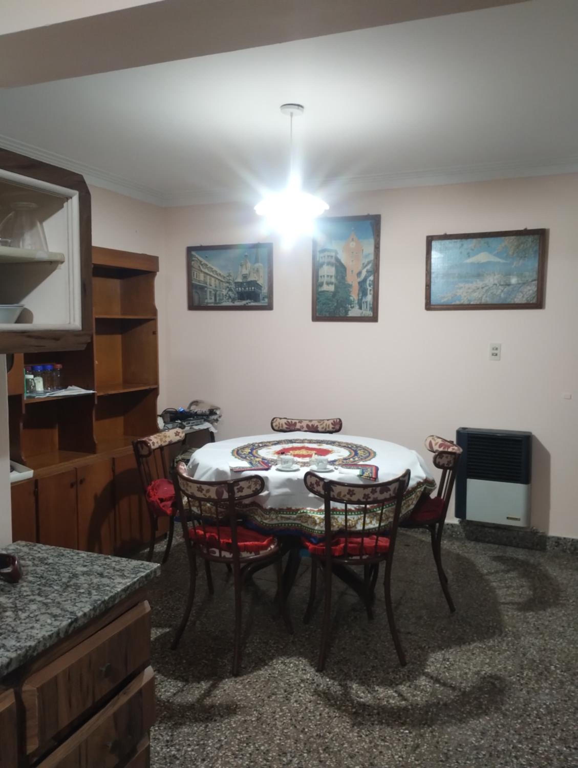 Para familias, lugar para guardar autos dentro de la propiedad