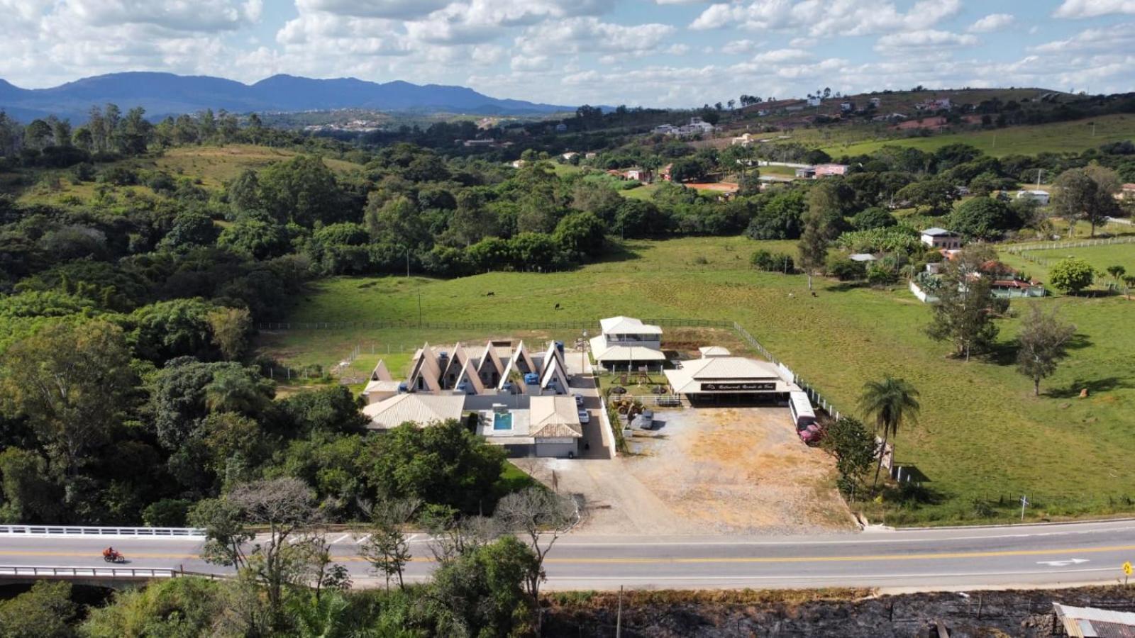 Casa 5 quartos e piscina emTiradentes-MG