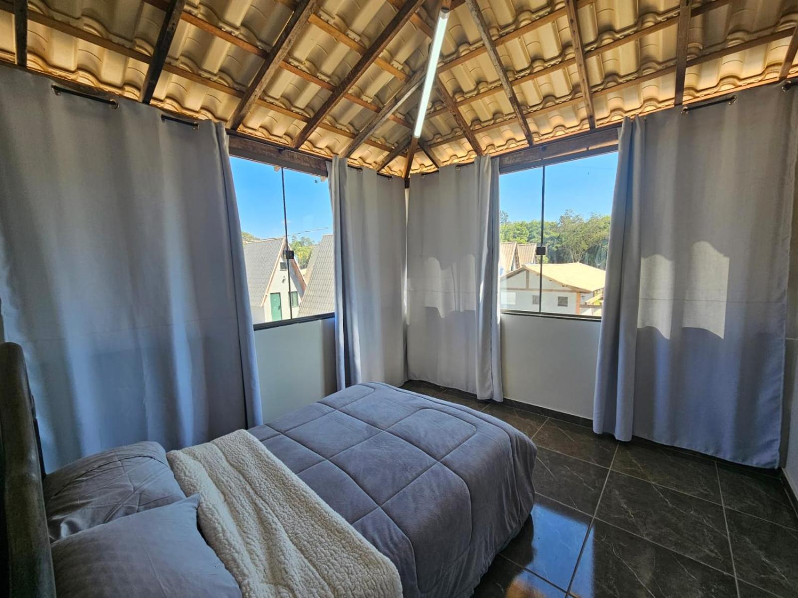 Casa 5 quartos e piscina emTiradentes-MG