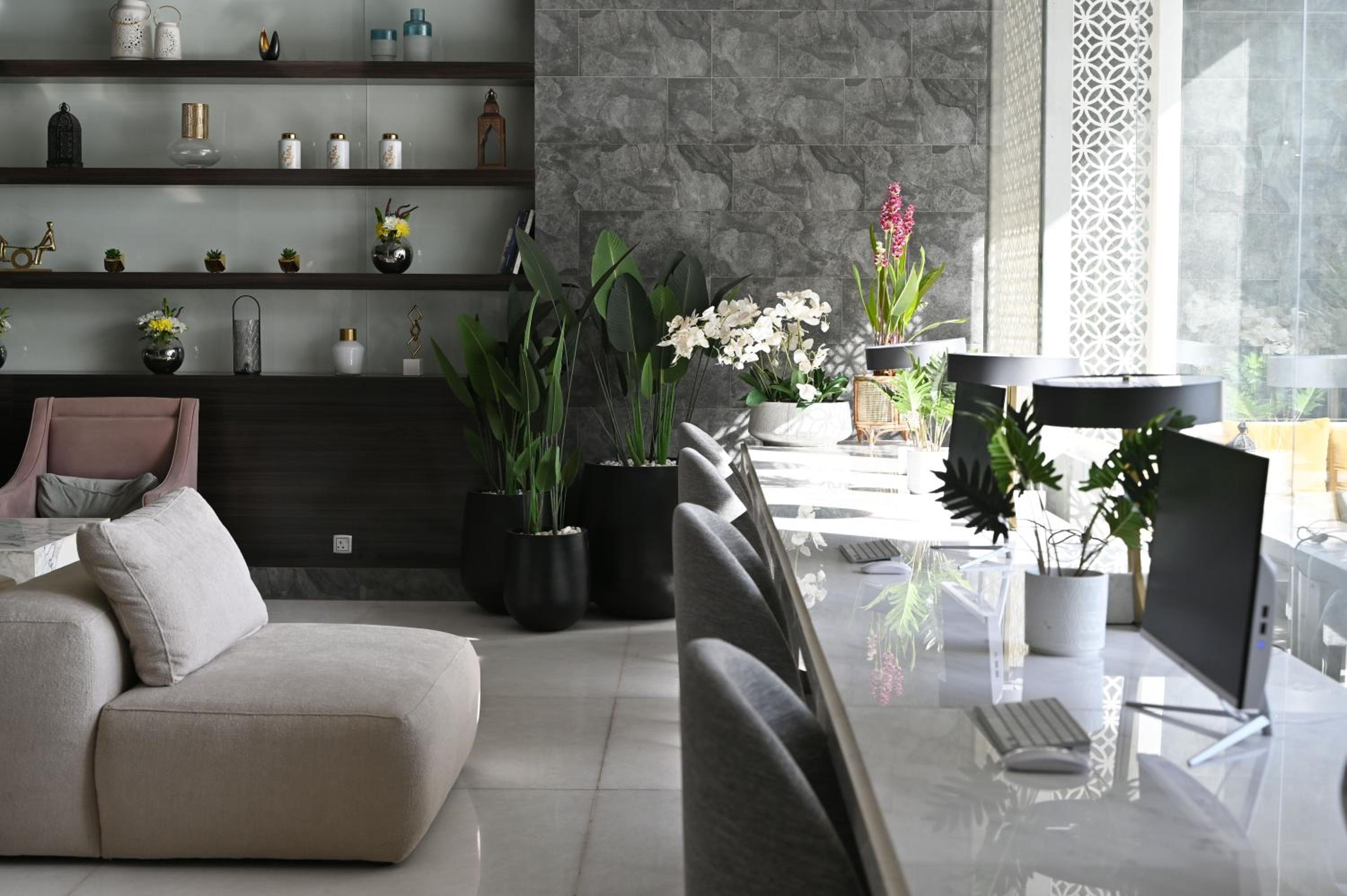 Hotel Ayan Hotel - Image 1