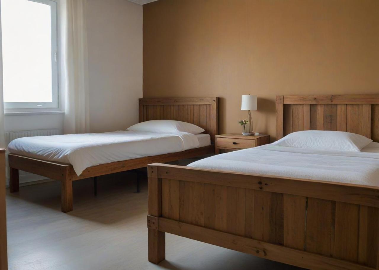 Near Airport Twin Palms Room with Shared Bath