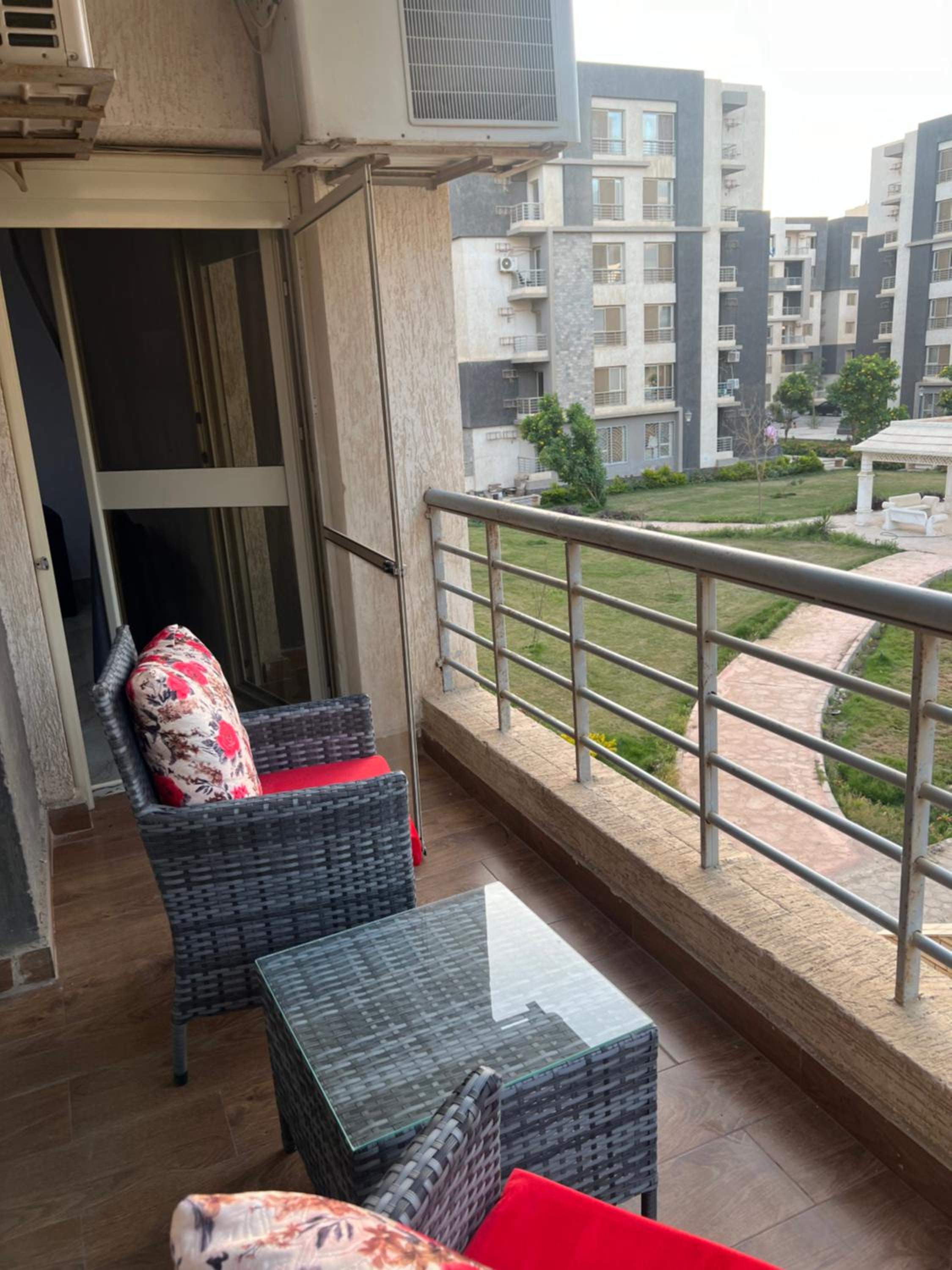 Elegant luxury app auc avenue New cairo