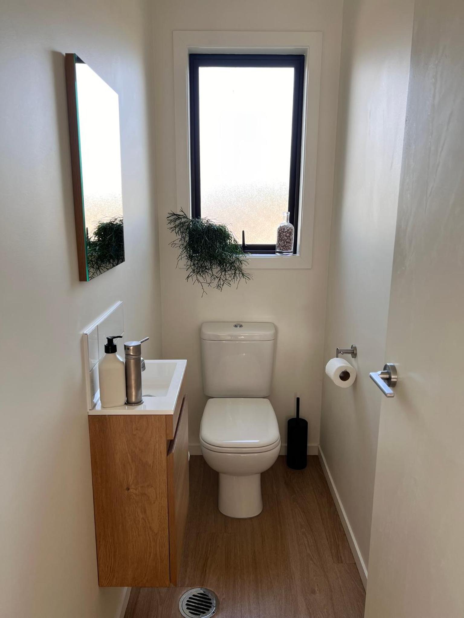 Modern Mangere Town House photo 3