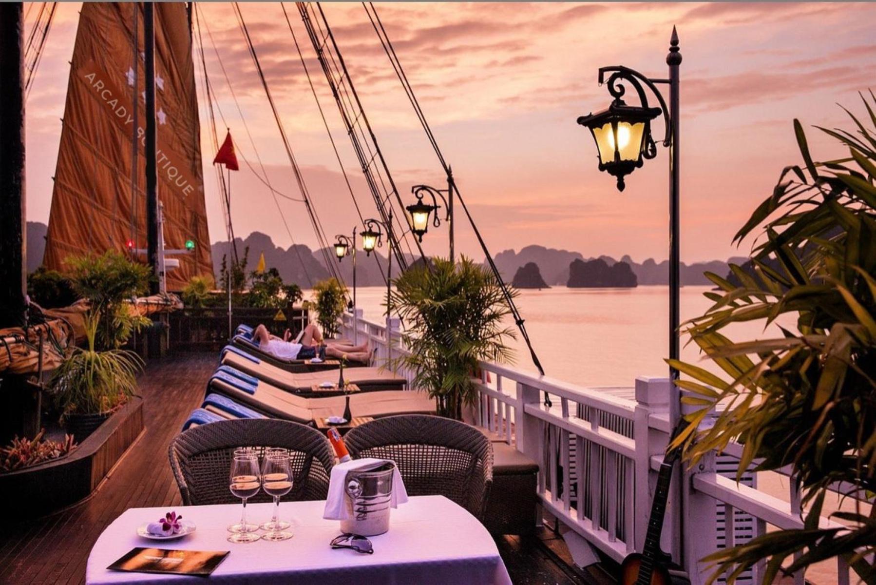 Halong Boutique Cruise view 3